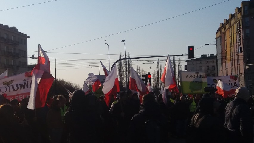 Protest rolników w Warszawie [3.04.2019]. W manifestacji około półtora tysiąca rolników z kraju 