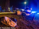 Wypadek na skrzyżowaniu z Ostrowcu. BMW zderzyło się z volvo. Zginął człowiek, a kierowca uciekł