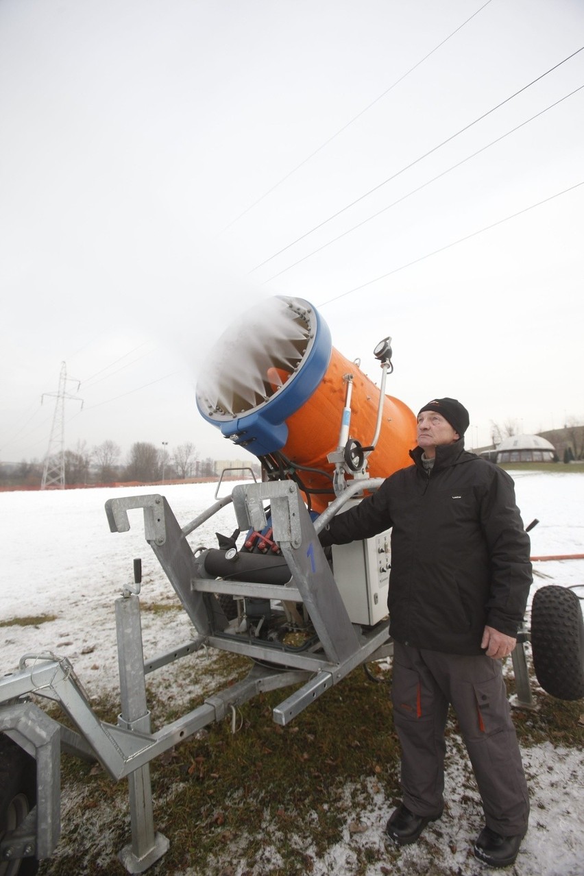 Naśnieżanie Górki Środulskiej w Sosnowcu