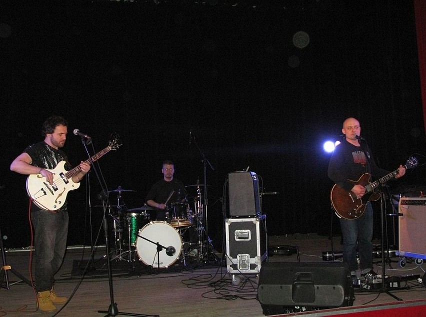 Zespół "Apteka" zagrał w Żnińskim Domu Kultury.