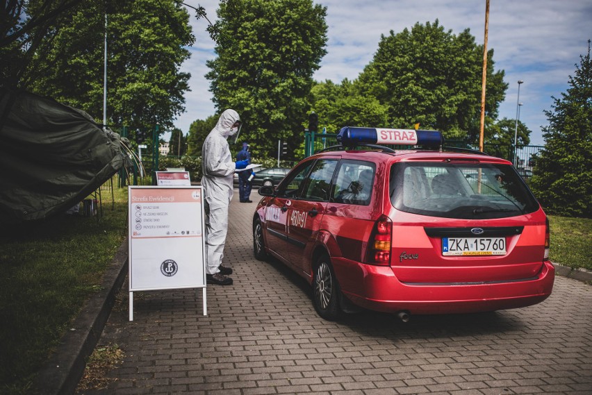 Mobilne punkty poboru wymazów dla strażaków z województwa zachodniopomorskiego [ZDJĘCIA]