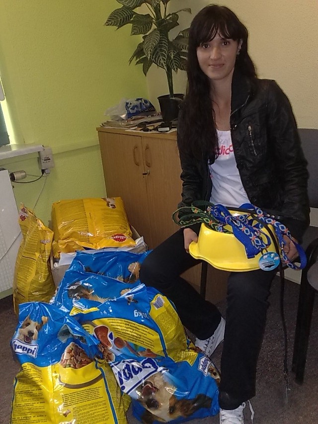We wtorek wielką ilość darów dla zwierząt z radomskiego schroniska przyniosła Ewa Serdiuk.