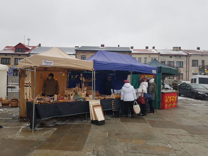 Proszowice. Małopolski Kiermasz Wielkanocny kusi smakołykami