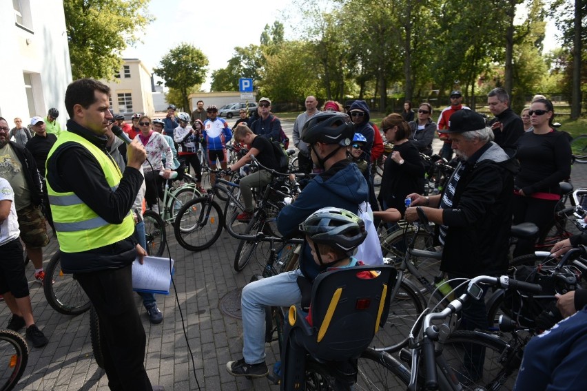 Liczne grono cyklistów wzięło udział w kolejnym historycznym...