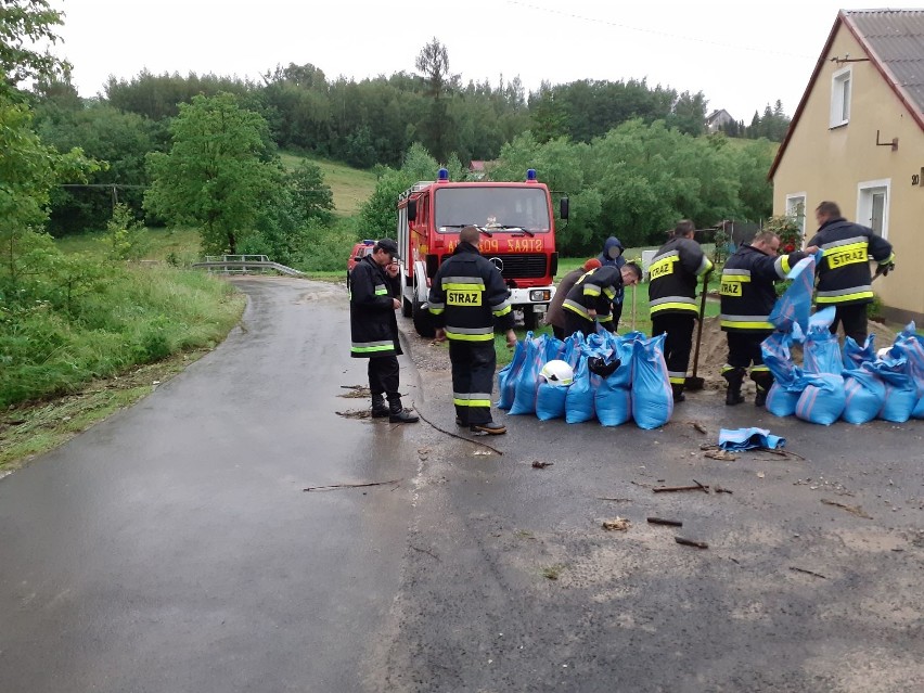 Powiat myślenicki. Samorządy liczą straty po podtopieniach. Idą w miliony...