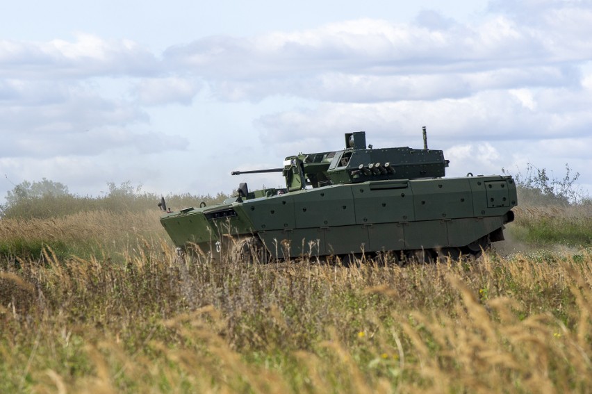Nowy bojowy wóz piechoty na testach poligonowych w Drawsku. Zobacz najnowszą galerię zdjęć 