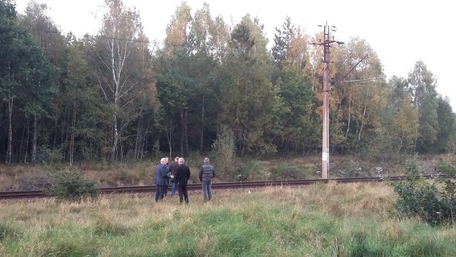 Przedstawiciele władz gminy Damnica i powiatu słupskiego pojawili się w piątek (23 września) na spotkaniu zorganizowanym przez sołtyskę Łebienia.