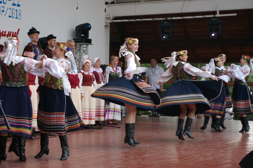 Zdynia. Zapłonęła Watra. Rozpoczął się 36. Festiwal Kultury Łemkowskiej