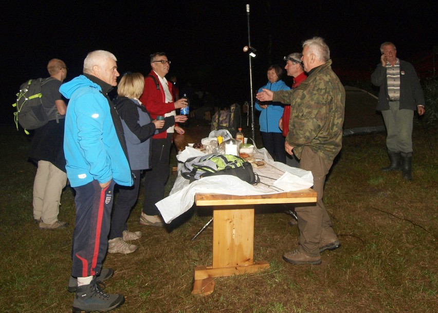 Odkryj Beskid Wyspowy. W sobotni deszczowy wieczór pokonali Korab, a w niedzielny słoneczny poranek wspięli się na Jaworz