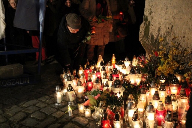Były marsze, modlitwa i szereg innych wydarzeń. Ich cel był wszędzie ten sam: zamanifestowanie w 18. rocznicę śmierci Jana Pawła II, jak ważną postacią był on dla milionów Polaków.