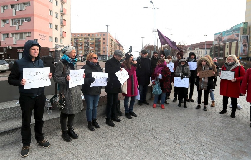 Szczecinianie stanęli murem za skrzywdzoną przez księdza Kasią