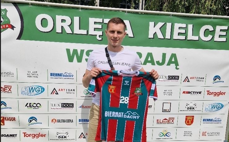 Hummel 4 Liga. Piłkarzem 21 kolejki został Jakub Olearczyk. Znamy też jedenastkę kolejki. Jest po dwóch piłkarzy z Orląt, GKS Rudki i Staru