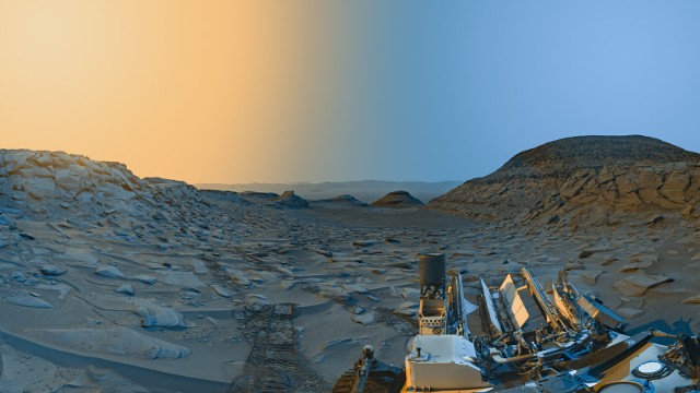 NASA opublikowała zdjęcie porównawcze pór dnia na Marsie.