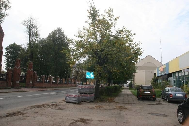Ostrów. Sprawa stacji paliw przy kościele Wniebowzięcia NMP zostanie ponownie rozpatrzona