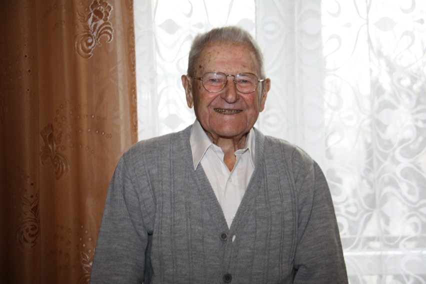 Stanisław Pac z Dukli świętował setne urodziny. W Nowym Jorku tęsknil za krajem. Wrócił do Polski w wieku 97 lat [ZDJĘCIA]