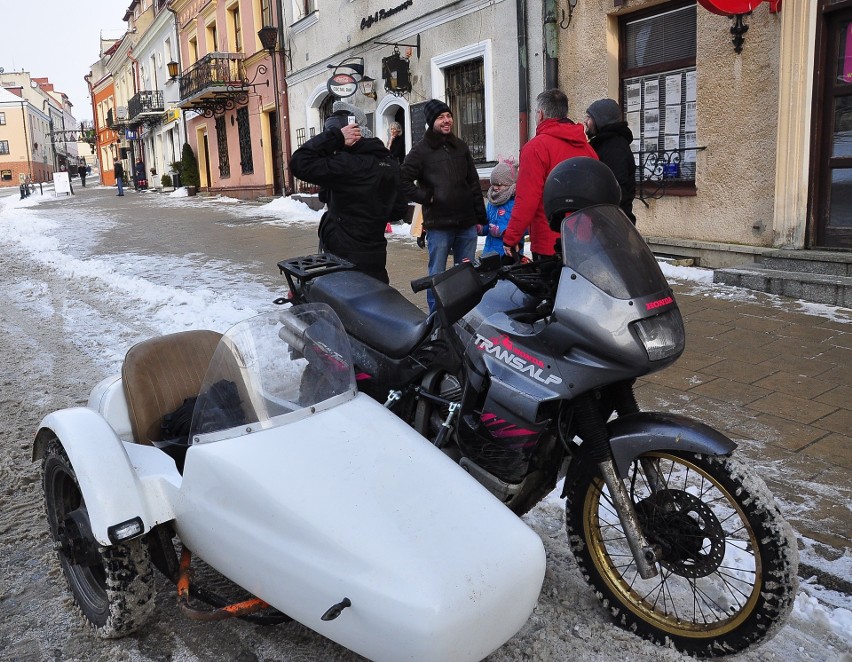 25 Finał WOŚP w Sandomierzu. Wolontariusze kwestują, motocykliści wspierają