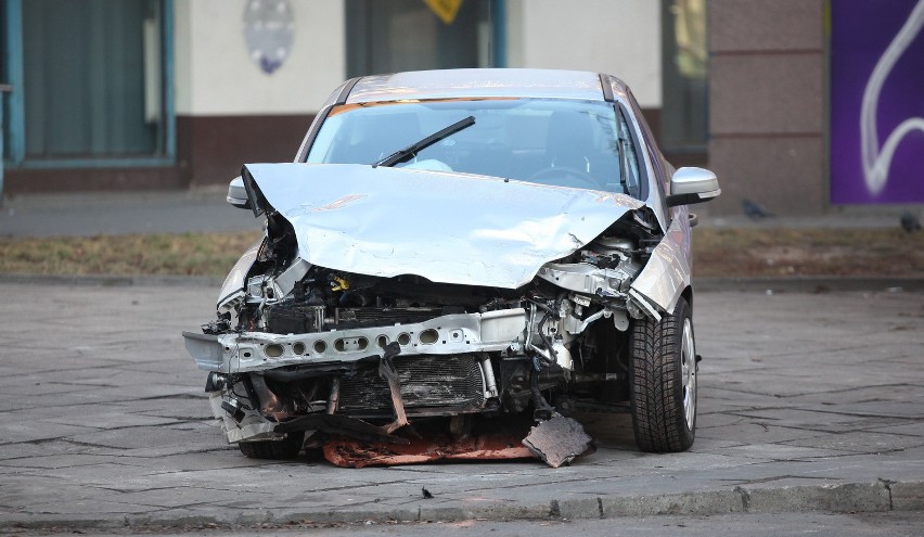 Groźne zderzenie dwóch aut na skrzyżowaniu Zamenhofa i...