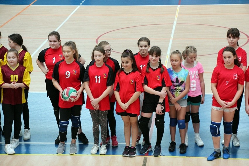 Wystartowała Miejska Liga Siatkówki Dziewcząt Szkół Podstawowych w Skarżysku-Kamiennej. Rywalizują drużyny z pięciu skarżyskich podstawówek