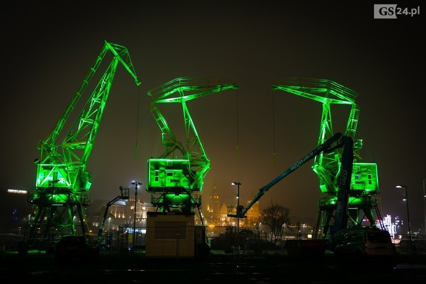 Świąteczne iluminacje w Szczecinie. Dźwigozaury nie tylko zaświecą, ale i zagrają! [ZDJĘCIA] 