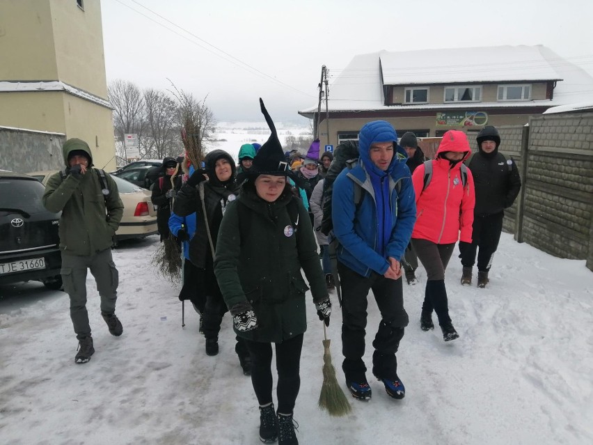 Drużyna Nordic Walking z powiatu sandomierskiego uczestnikiem X edycji Rajdu w poszukiwaniu świętokrzyskich czarownic "Pięknielica" 