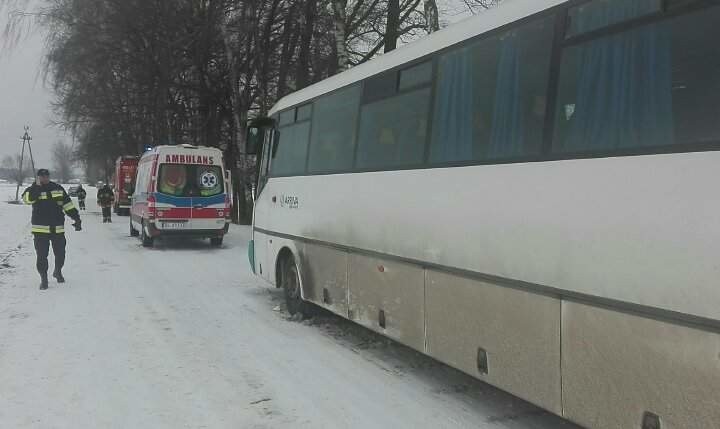 Skłody Borowe. Wypadek zablokował drogę. Cysterna uderzyła w...