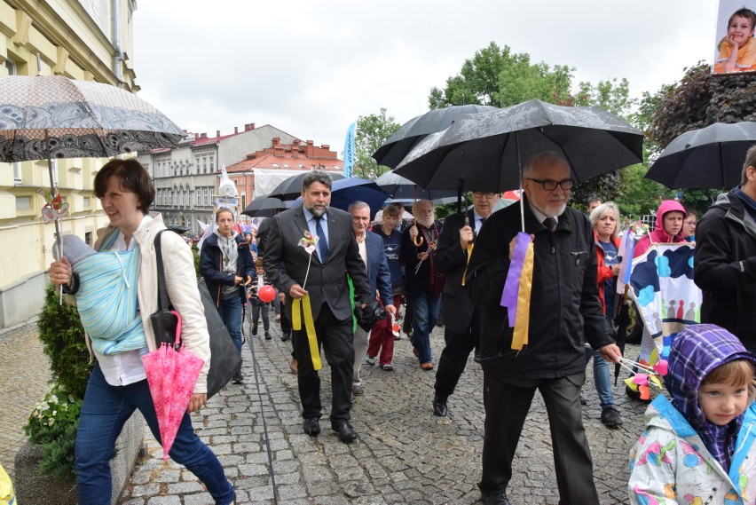 Marsz dla Życia i Rodziny przeszedł ulicami Bielska-Białej ZDJĘCIA