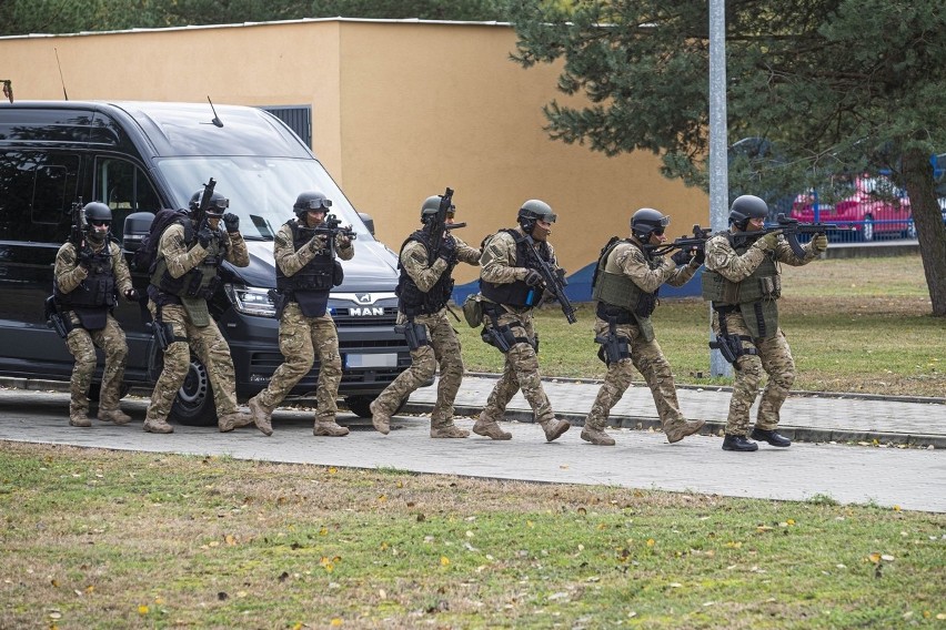 Terroryści zaatakowali ujęcie wody pitnej w Małej Nieszawce....