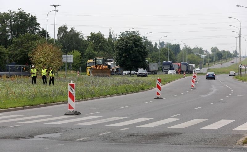 UWAGA! ZMIANA ORGANIZACJI RUCHU. Rozpoczęła się przebudowa Sybiraków [zdjęcia, WIZUALIZACJA]