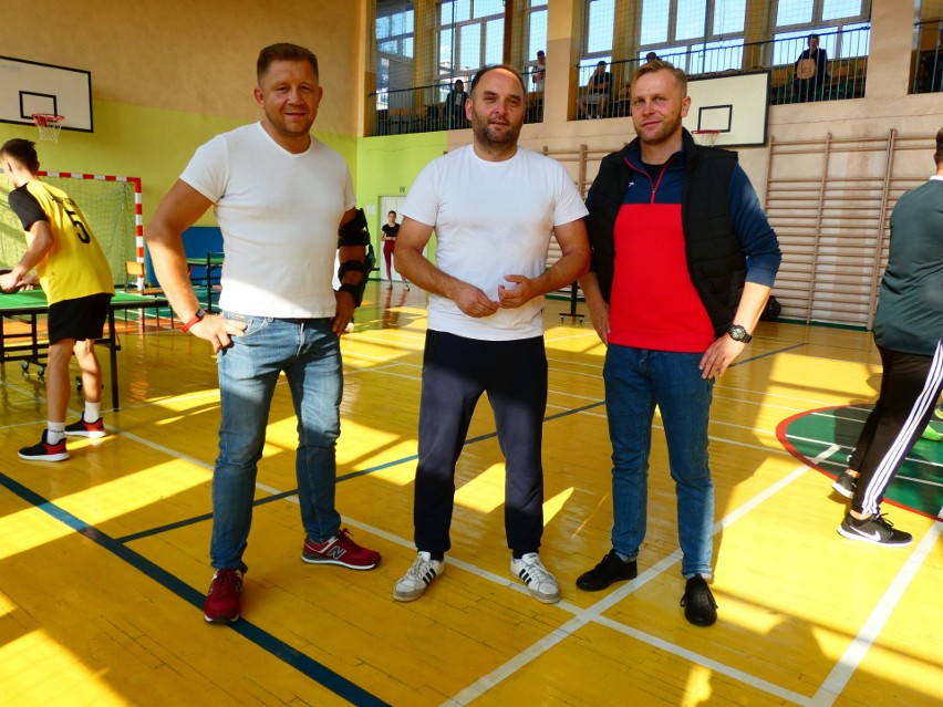 I Powiatowy Turniej Tenisa Stołowego o Puchar Starosty Kieleckiego odbył się w Łopusznie. Była ciekawa rywalizacja [ZDJĘCIA]