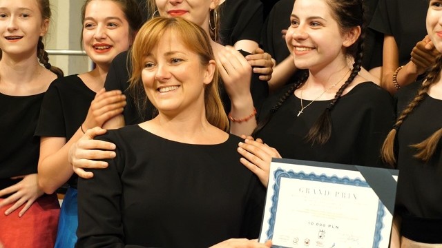 Chór Żeński Zespołu Szkół Muzycznych im. I. Paderewskiego w Białymstoku „Schola Cantorum Bialostociensis” pod dyrekcją dr hab. Anny Olszewskiej  zdobył Grand Prix  54 Międzynarodowego Festiwalu Pieśni Chóralnej im.Prof. Jana Szyrockiego.