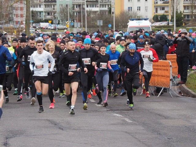 W sobotę odbył się 11. Koszaliński Bieg Sylwestrowy. Uczestnicy biegu głównego rywalizowali na dystansie 5 kilometrów, z kolei uczestnicy marszu nordic walking mieli do pokonania dystans 3 kilometrów. Zorganizowano również bieg rodzinny na dystansie 400 metrów.