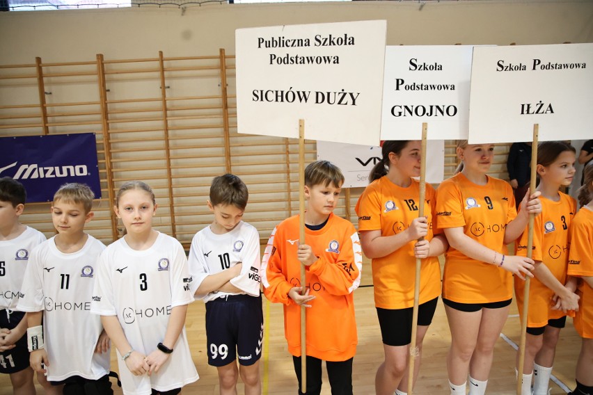 Rozpoczęła się 19. edycja Małej Ligi Piłki Ręcznej w Kielcach. Organizuje ją fundacja „Vincit” Tomasza Gębali. Na otwarciu były znane osoby