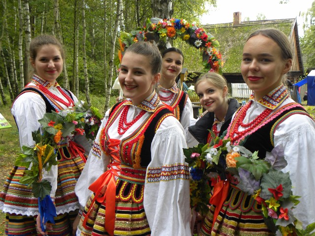 Lubuski Zespół Pieśni i Tańca zaprezentuje się podczas gali Międzynarodowego Festiwalu Folkloru "Oblicza tradycji" w sobotę 25.06 w Drzonkowie.