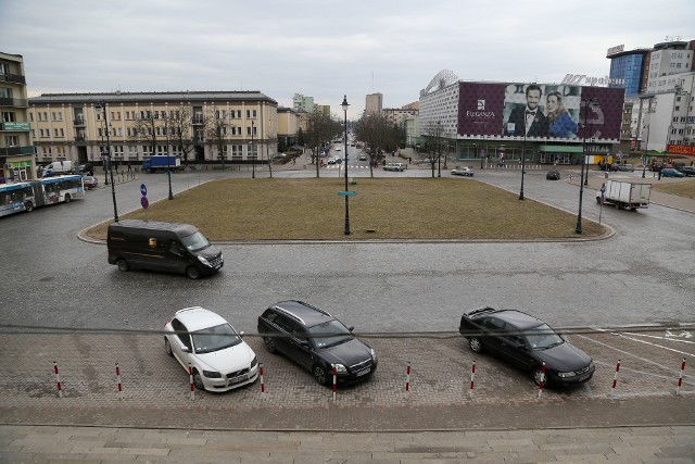 Pomnik Lecha Kaczyńskiego w Białymstoku stanie na Placu Uniwersyteckim