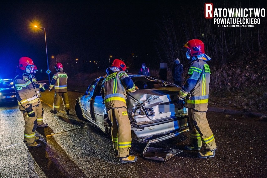 Groźny wypadek na ul. Przemysłowej w Ełku. 21-latek w BMW...