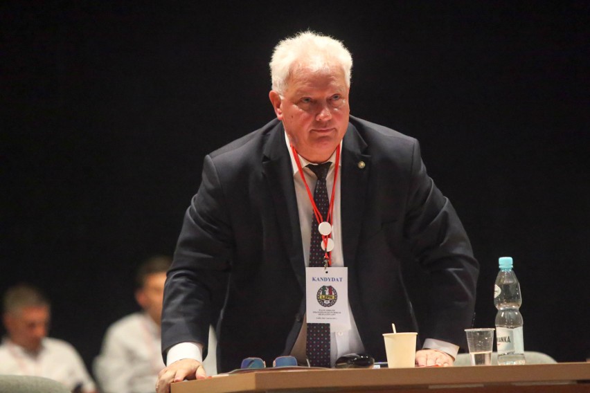 Zbigniew Bartnik wciąż prezesem Lubelskiego Związku Piłki Nożnej. Delegaci zdecydowali. Zobacz zdjęcia