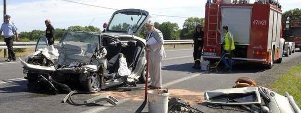 Wypadek w Pogorzelicach. Na drodze między Słupskiem a Lęborkiem, doszło do śmiertelnego wypadku.