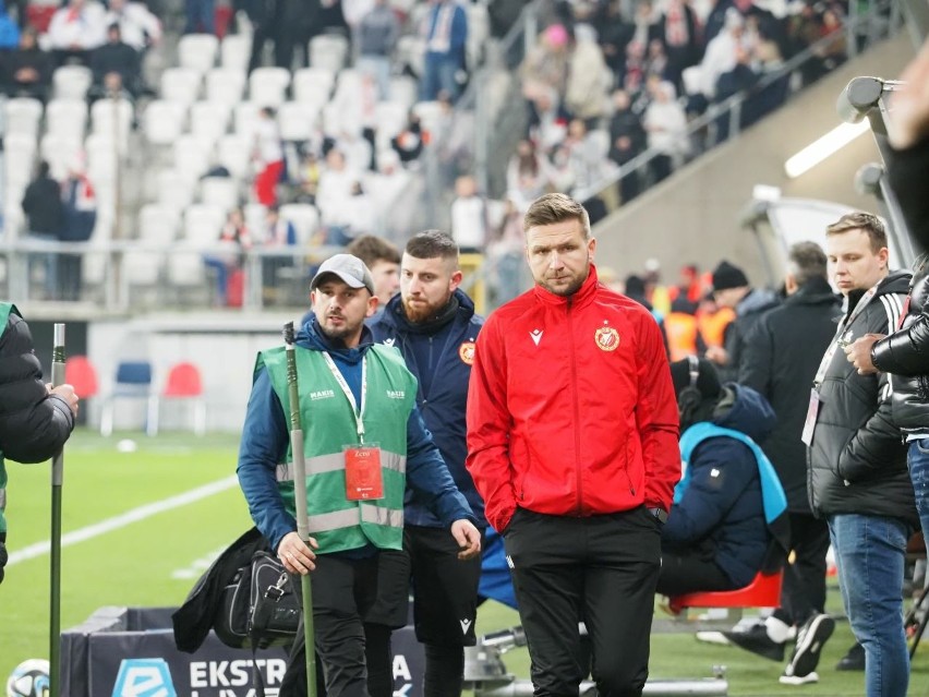 Trener piłkarzy Widzewa Daniel Myśliwiec: Chcemy mieć pewność, że zagraliśmy lepiej, niż w poprzednim meczu ZOBACZ WIDEO