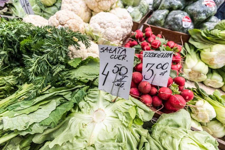 Ceny warzyw  na targowiskach w Krakowie pod koniec marca.