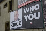 Billboardy z wizerunkiem Pawła Kukiza w Tarnowie i Brzozówce wywołały burzę. Poseł Kaczmarczyk: "to publiczny lincz" [ZDJĘCIA]