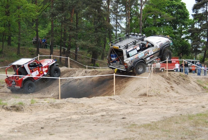 Rajd w Miastku od lat gromadzi śmietanke off-roadowej...