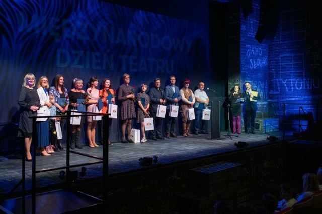 W ramach obchodów Międzynarodowego Dnia Teatru dziesięcioro bydgoszczan odebrało nagrody za działalność na rzecz Teatru. Uroczystość miała miejsce w środę, 27 marca, w Teatrze Kameralnym w Bydgoszczy.