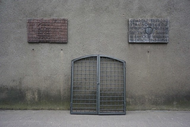 Prezydent Andrzej Duda odwiedził Rawicz, gdzie oddał hołd Żołnierzom Wyklętym i ofiarom terroru stalinowskiego.