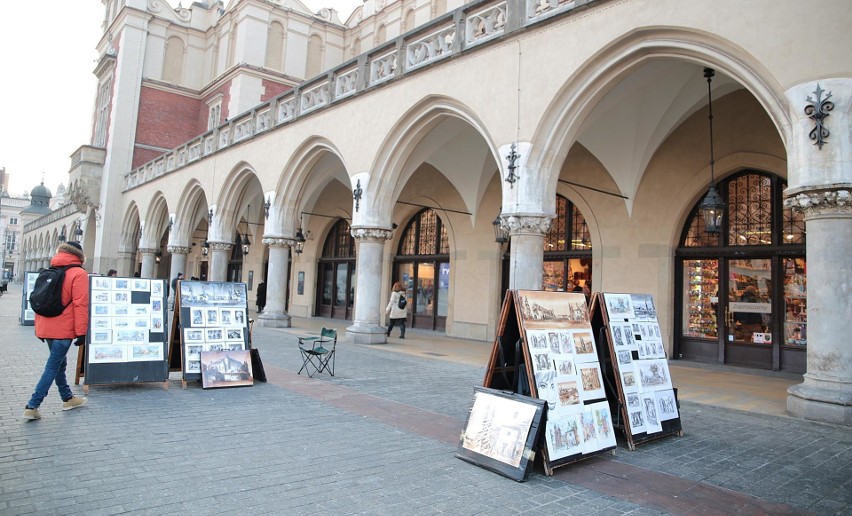 Weekendowe spacery – krakowski Rynek [ZDJĘCIA]