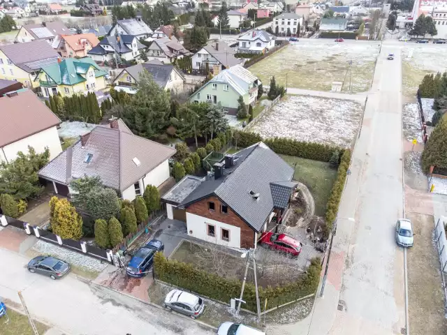 Zabójstwo tłem pożaru domu w Choroszczy, w którym zginęły cztery osoby, w tym ojciec i troje dzieci (zdjęcia)