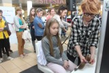 150 osób ścięło włosy w Katowicach w Silesia City Center. Wystarczy na 30 peruk dla chorych dzieci