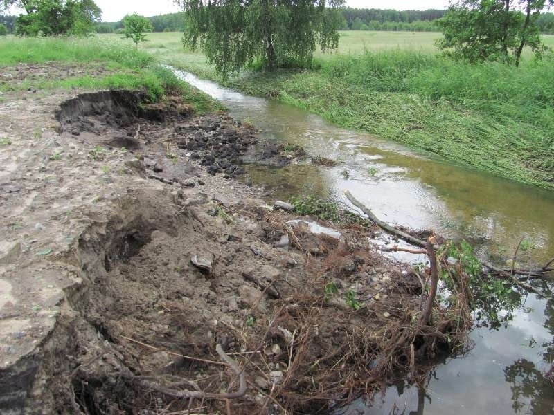 Powódź w Koziegłowach: Gmina po powodzi - zniszczone drogi, uszkodzone mosty [ZDJĘCIA]