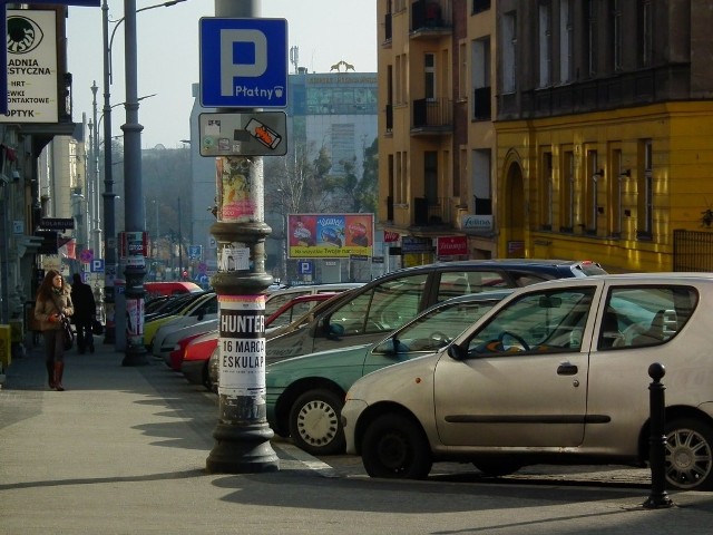 Strefa płatnego parkowania: Mieszkasz w strefie? Nie zapłacisz za auto!