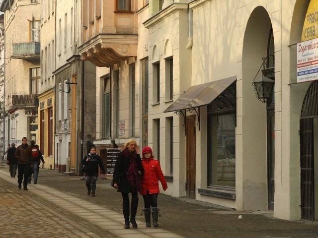 Zadłużenie najemców lokali należących do PGM (głównie w starej części Słupska), choć spada, nadal jest wysokie. 