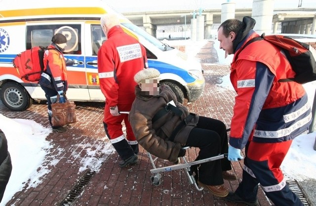 Podczas upadku na śliskich ulicach łodzianie często łamali ręce w nadgarstku.